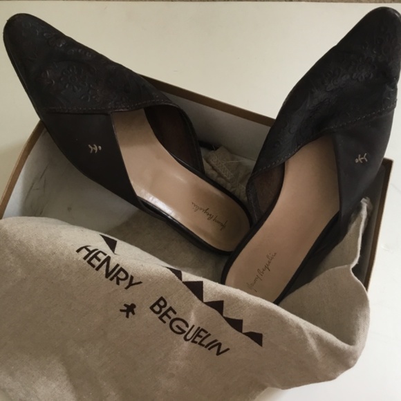 Henry Beguelin Brown Leather Embossed Flats: Women's 8.5; Box Included. - Picture 3 of 9